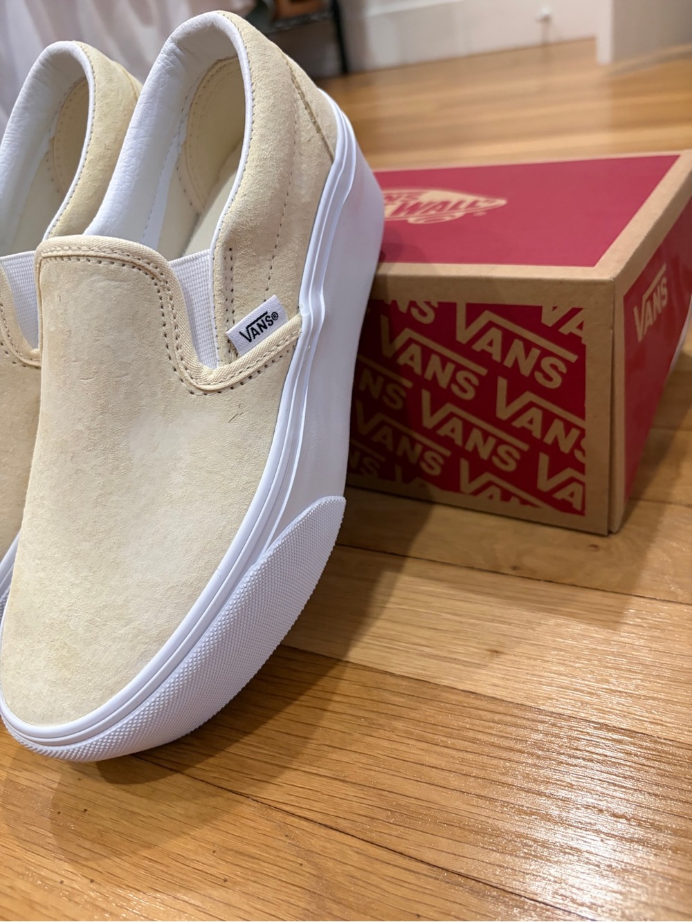 NWT Vans Slip-On Stackform Platforms in Nubuck Lemon Icing